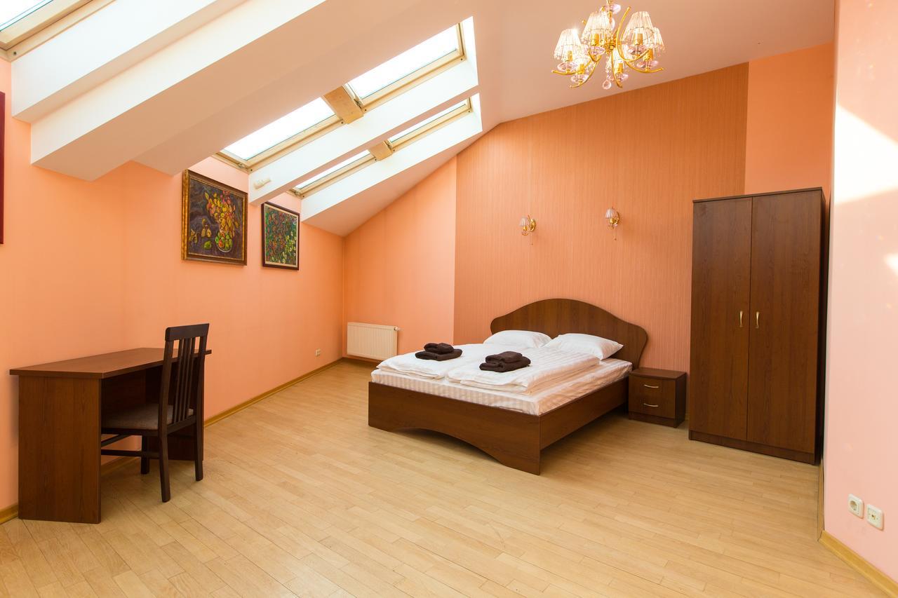 10 Rooms Lviv Dış mekan fotoğraf