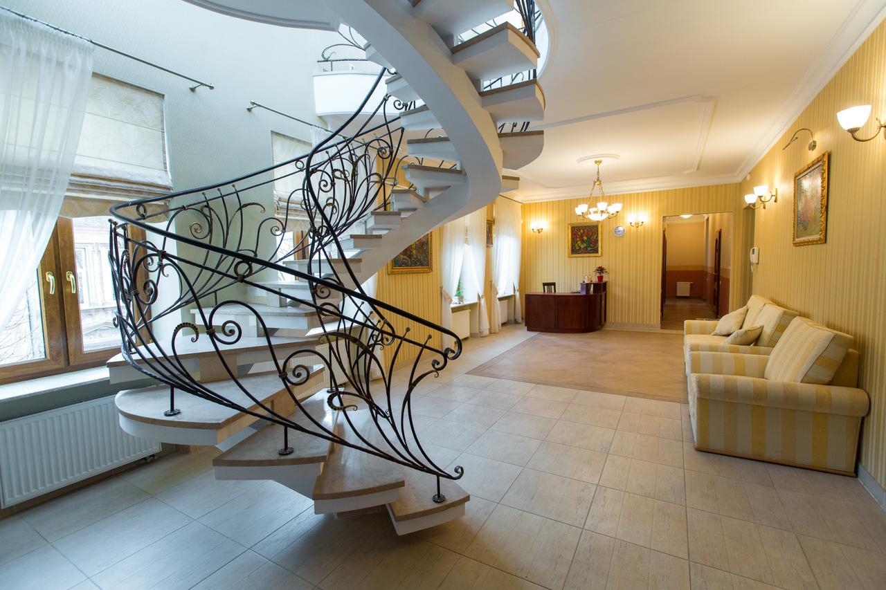 10 Rooms Lviv Dış mekan fotoğraf