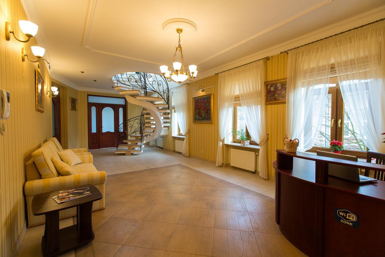 10 Rooms Lviv Dış mekan fotoğraf