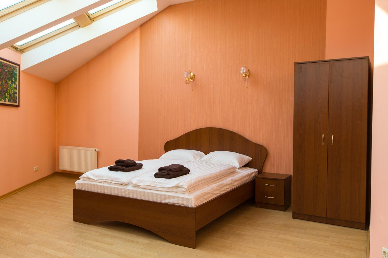 10 Rooms Lviv Dış mekan fotoğraf